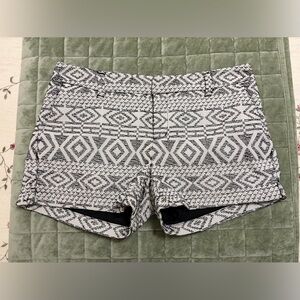 Merona Black + White Patterned Cotton Casual Shorts. Women’s size 4